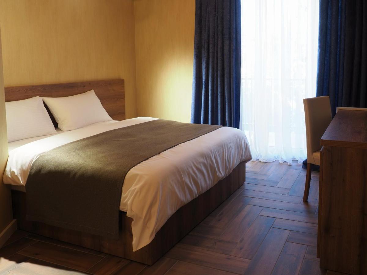 Hotel Banihills Tbilisi ภายนอก รูปภาพ